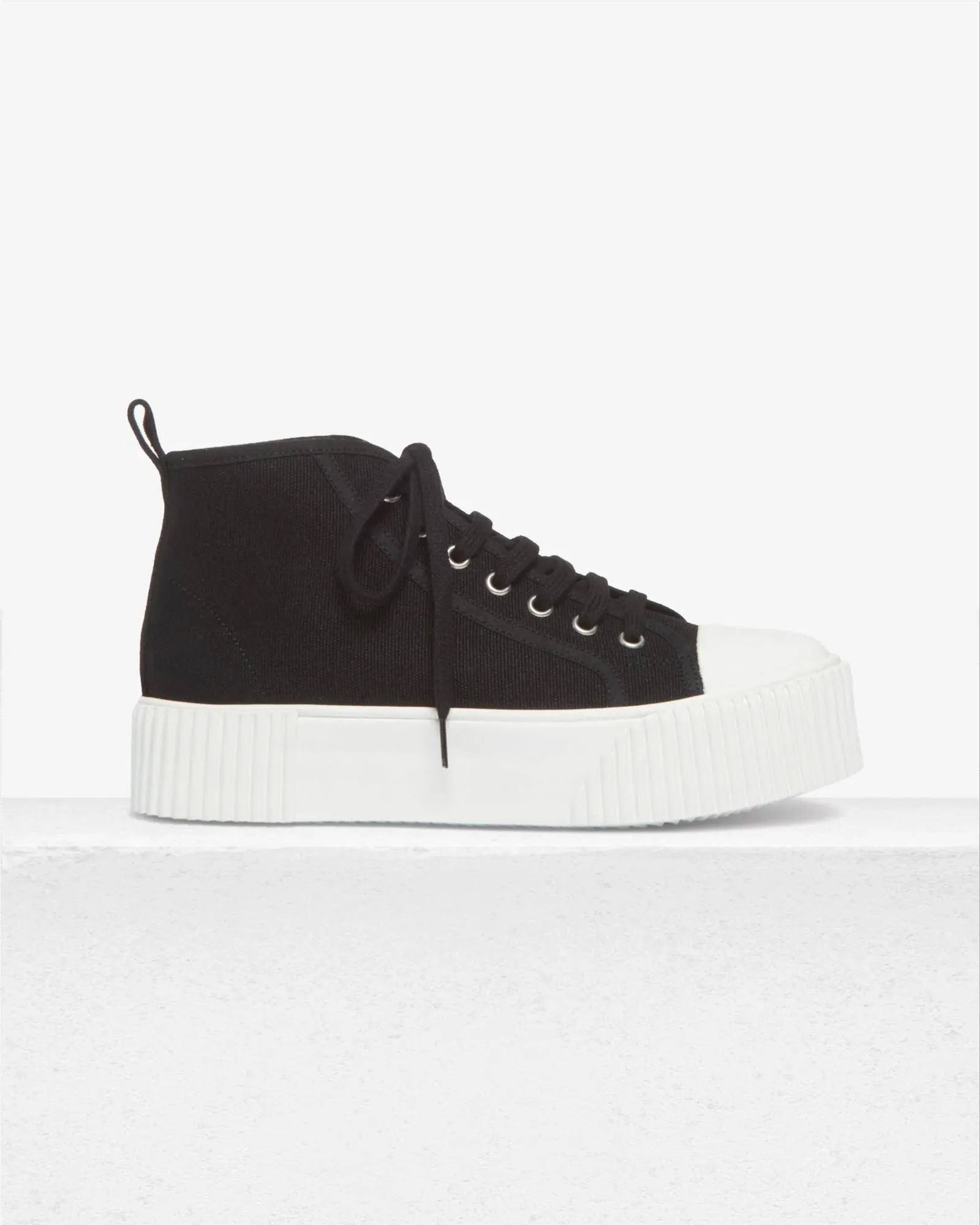 Olivia Black Sneaker